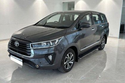 2018 Toyota Innova Crysta 2.4 वीएक्स MT 8S बीएस4