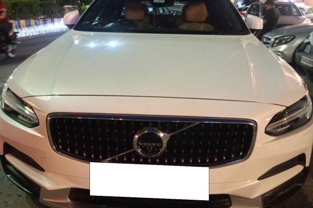Second-hand 2017 Volvo V90 Cross Country D5 Inscription BSIV for sale in New Delhi