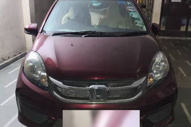 Second-hand 2016 Honda Amaze एस रेनफोर्स्ड i-Vtech for sale in New Delhi