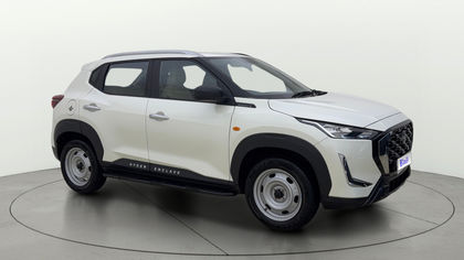 2025 Nissan Magnite विसिया एएमटी