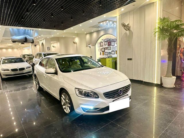Volvo S60 D4 SUMMUM Second-hand 2018 Volvo S60 D4 SUMMUM for sale in New Delhi