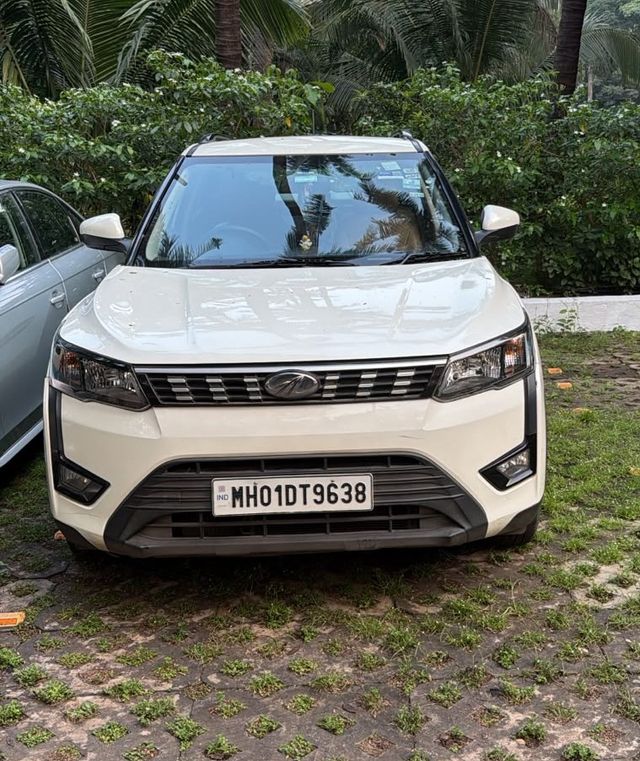 Mahindra XUV300 W6 AMT डीजल बीएस6 Second-hand 2021 Mahindra XUV300 W6 AMT डीजल बीएस6 for sale in Mumbai
