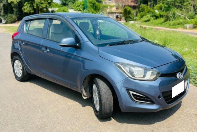 Hyundai i20 1.2 मैग्ना Second-hand 2012 Hyundai i20 1.2 मैग्ना for sale in Vadodara