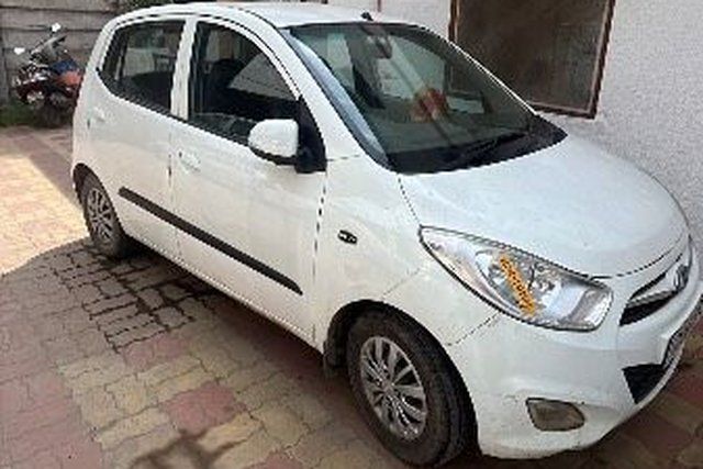 Second-hand 2013 Hyundai i10 Magna for sale in Vadodara