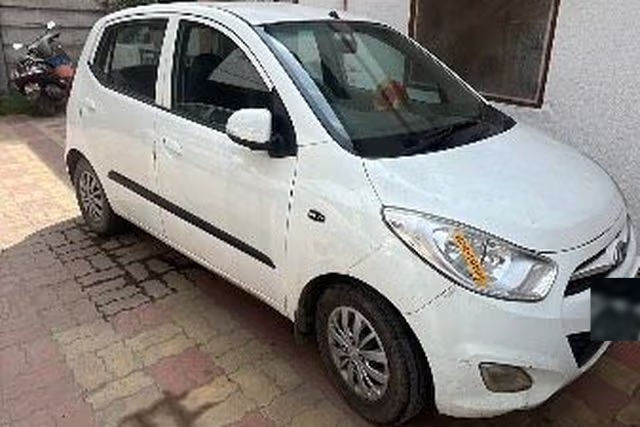 Second-hand 2013 Hyundai i10 मैग्ना for sale in Vadodara