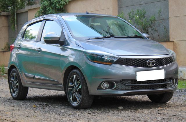 Tata Tiago 1.2 Revotron एक्सजेड प्लस Second-hand 2019 Tata Tiago 1.2 Revotron एक्सजेड प्लस for sale in Ahmedabad