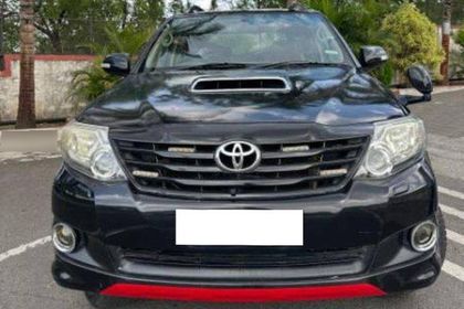 2013 Toyota Fortuner 4x2 मैनुअल