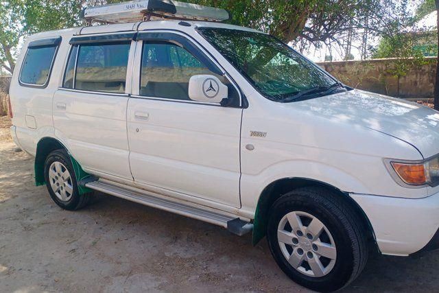 Chevrolet Tavera Neo 3 LS 10 Seats BSIII Second-hand 2013 Chevrolet Tavera Neo 3 LS 10 Seats BSIII for sale in Viramgam