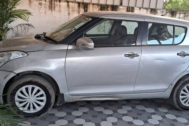 Maruti Suzuki Swift वीएक्सआई Second-hand 2015 Maruti Suzuki Swift वीएक्सआई for sale in Varanasi
