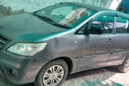 2011 Toyota Innova 2.5 G (Diesel) 7 Seater BS III