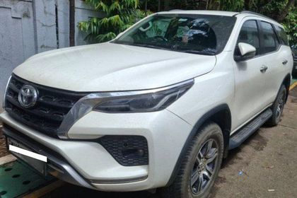 2022 Toyota Fortuner 4X2 डीजल AT बीएस6