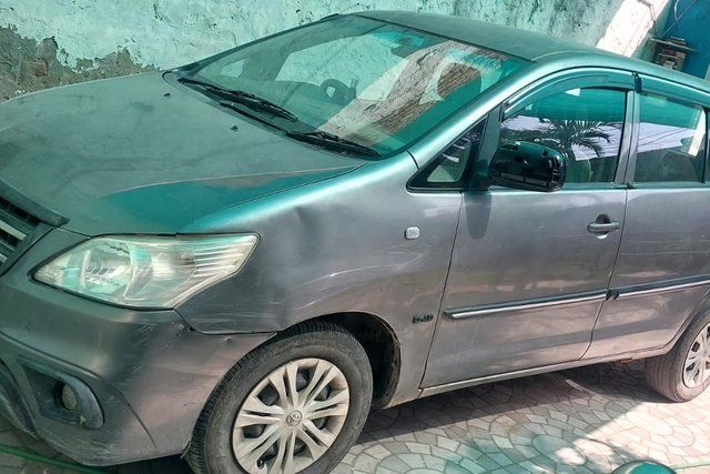 Toyota Innova 2.5 G (Diesel) 7 Seater BS III Second-hand 2011 Toyota Innova 2.5 G (Diesel) 7 Seater BS III for sale in Jaipur
