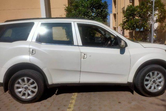 Mahindra XUV500 आर W10 FWD Second-hand 2016 Mahindra XUV500 आर W10 FWD for sale in Jaipur