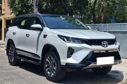 2023 Toyota Fortuner Legender 4x4 AT 2023