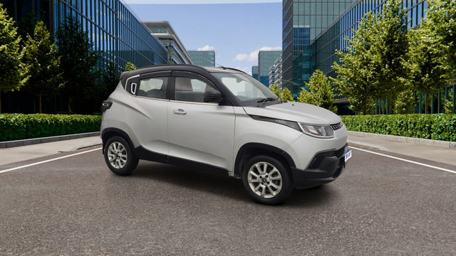 Mahindra KUV 100 mFALCON G80 K8 Dual Tone Second-hand 2017 Mahindra KUV 100 mFALCON G80 K8 Dual Tone for sale in Pune
