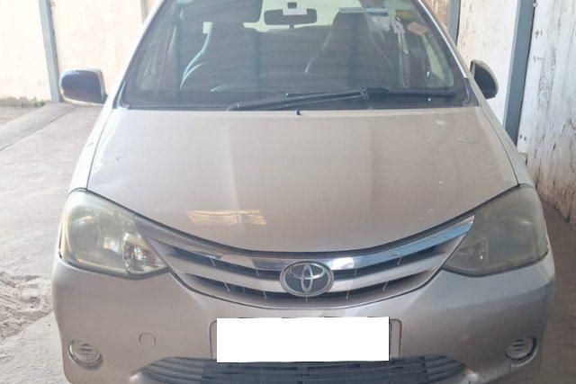 Toyota Etios G Second-hand 2012 Toyota Etios G for sale in Ahmedabad