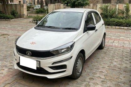 2025 Tata Tiago XT