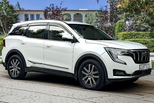Second-hand 2022 Mahindra XUV700 AX7 Diesel AT BSVI for sale in New Delhi