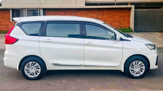 Maruti Suzuki Ertiga VXi Second-hand 2023 Maruti Suzuki Ertiga VXi for sale in Surat