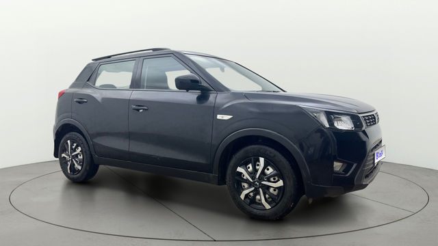 Mahindra XUV300 W4 Second-hand 2023 Mahindra XUV300 W4 for sale in Bangalore