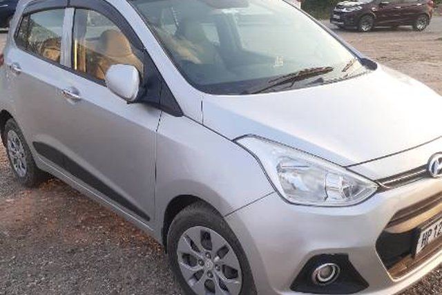 Hyundai Grand i10 CRDi Sportz Second-hand 2013 Hyundai Grand i10 CRDi Sportz for sale in Nalagarh