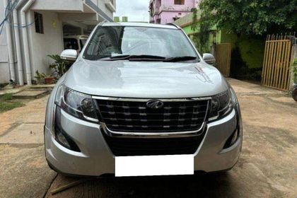 2020 महिंद्रा एक्सयूवी500 W11 FWD Diesel