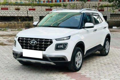 2020 हुंडई वेन्यू S Plus