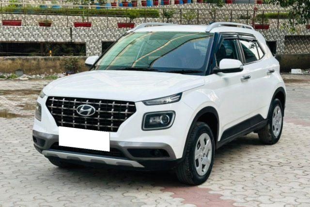 Hyundai Venue S Plus Second-hand 2020 Hyundai Venue S Plus for sale in New Delhi