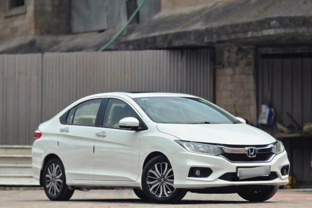 Second-hand 2019 Honda City वीएक्स MT for sale in Surat