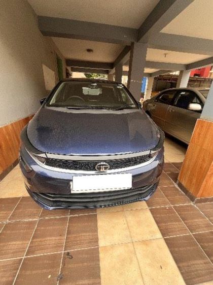 2025 Tata Altroz XM Plus