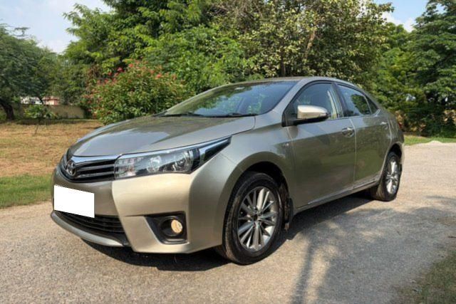 Toyota Corolla Altis GL MT Second-hand 2015 Toyota Corolla Altis GL MT for sale in New Delhi