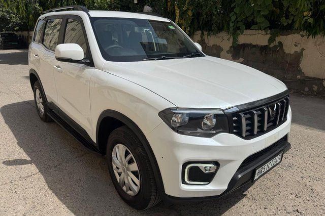 Mahindra Scorpio N Z4 डीजल ई Second-hand 2025 Mahindra Scorpio N Z4 डीजल ई for sale in New Delhi