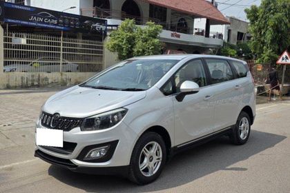 2019 महिंद्रा मराज़ो M6