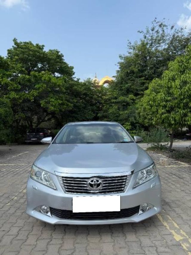 Second-hand 2013 Toyota Camry Hybrid for sale in Meerut