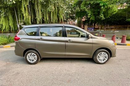 2025 Maruti Suzuki Ertiga वीएक्सआई