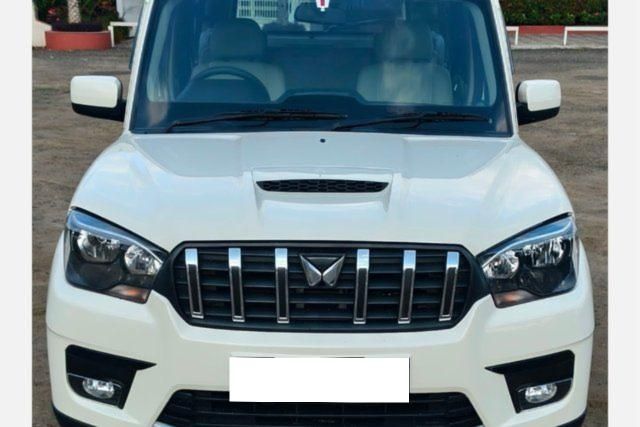 Second-hand 2023 Mahindra Scorpio एस रेनफोर्स्ड for sale in Nashik