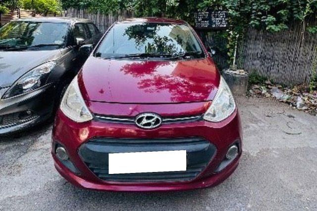 Hyundai Grand i10 Magna AT Second-hand 2016 Hyundai Grand i10 Magna AT for sale in Noida