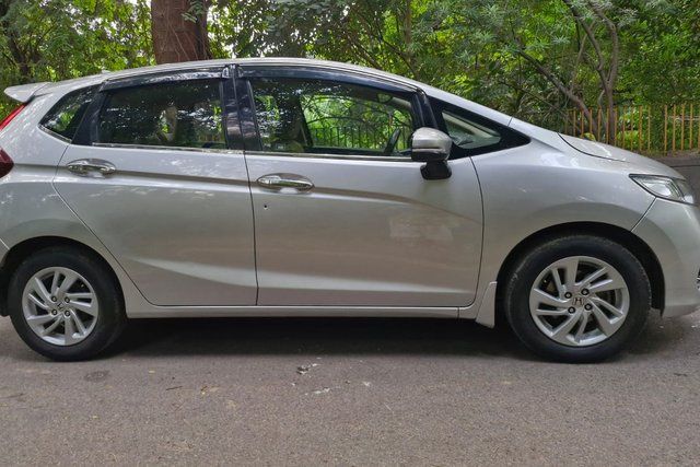 Second-hand 2015 Honda Jazz 1.2 V AT i VTEC for sale in New Delhi