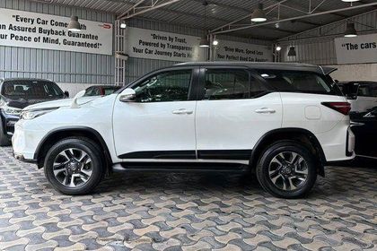 2023 Toyota Fortuner Legender 4x4 AT