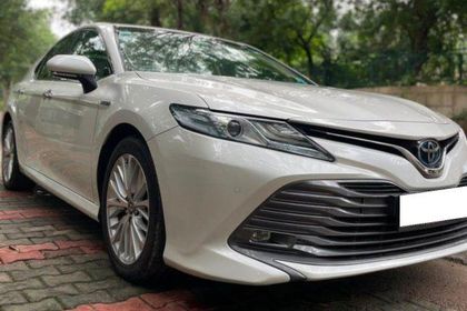 2019 Toyota Camry हाइब्रिड 2.5