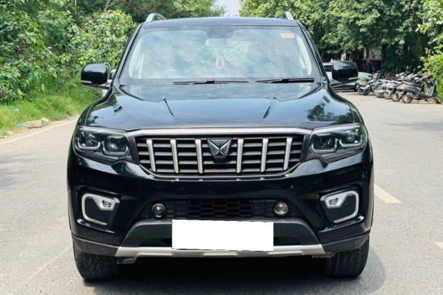 Second-hand 2024 Mahindra Scorpio N Z6 Diesel AT for sale in New Delhi