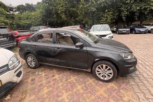Second-hand 2018 Volkswagen Vento 1.2 TSI Highline AT for sale in New Delhi