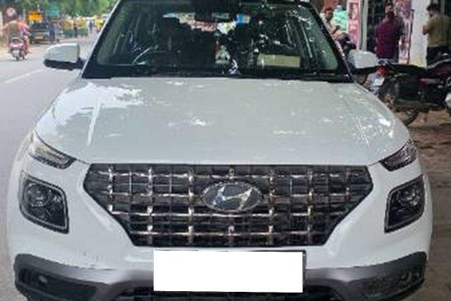 Hyundai Venue एसएक्स डीजल Second-hand 2021 Hyundai Venue एसएक्स डीजल for sale in Agra
