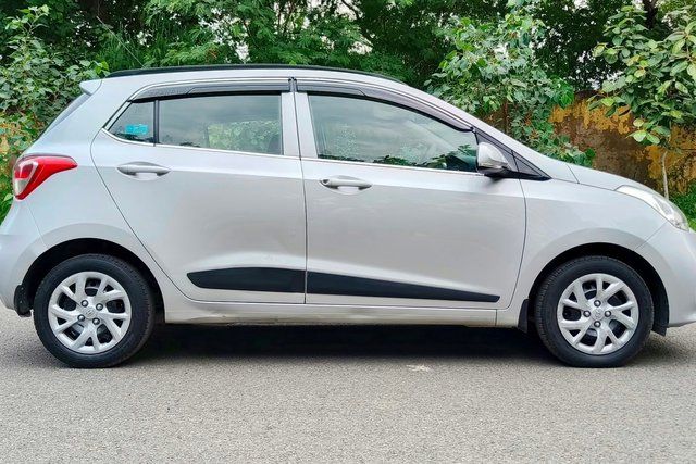 Hyundai Grand i10 स्पोर्टज़ Second-hand 2017 Hyundai Grand i10 स्पोर्टज़ for sale in New Delhi