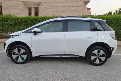 2025 MG Windsor EV एसेंस