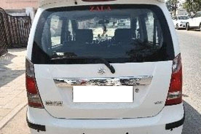 Second-hand 2013 Maruti Suzuki Wagon R वीएक्सआई BS IV for sale in Ahmedabad
