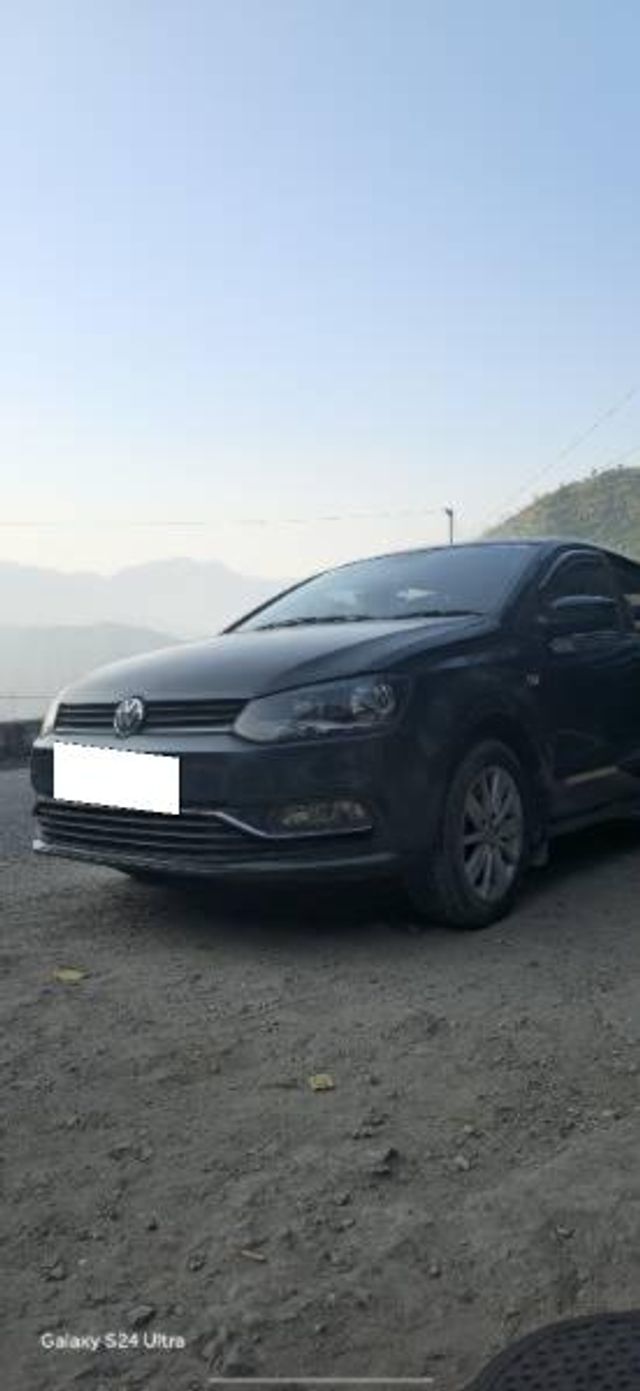 Volkswagen Polo 1.2 एमपीआई हाईलाइन Second-hand 2015 Volkswagen Polo 1.2 एमपीआई हाईलाइन for sale in Bareilly
