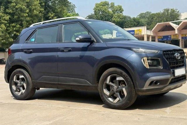 Hyundai Venue एसएक्स टर्बो Second-hand 2021 Hyundai Venue एसएक्स टर्बो for sale in Anand