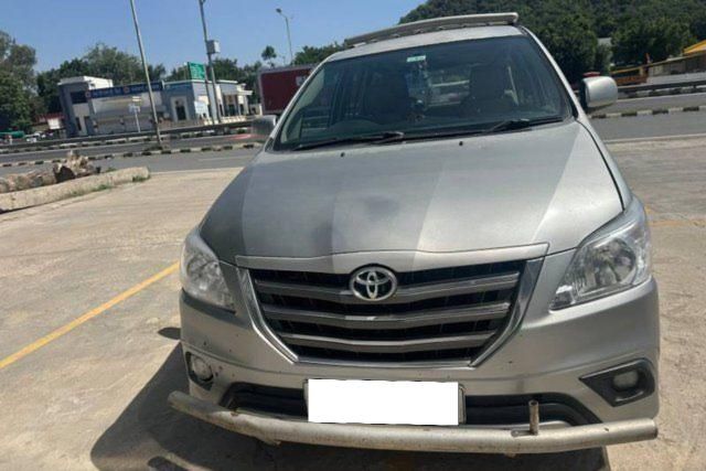 Toyota Innova 2.5 जी (Diesel) 7 Seater BS IV Second-hand 2016 Toyota Innova 2.5 जी (Diesel) 7 Seater BS IV for sale in Abu Road
