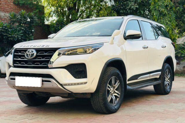 Toyota Fortuner 4X2 Diesel AT Second-hand 2024 Toyota Fortuner 4X2 Diesel AT for sale in Ahmedabad
